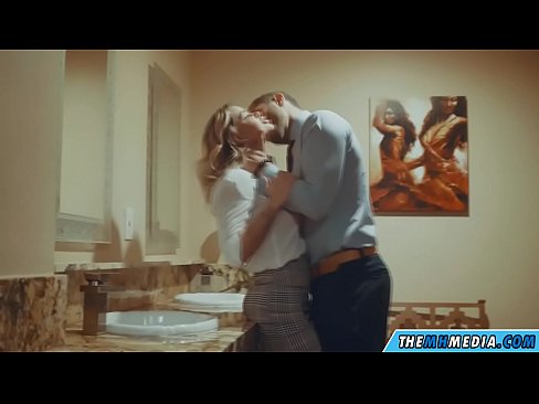 ❤️ Döşlü sarışın sizi ictimai tualetdə aldatdıqda Keyfiyyətli seks az.porno24-7.ru ❌️